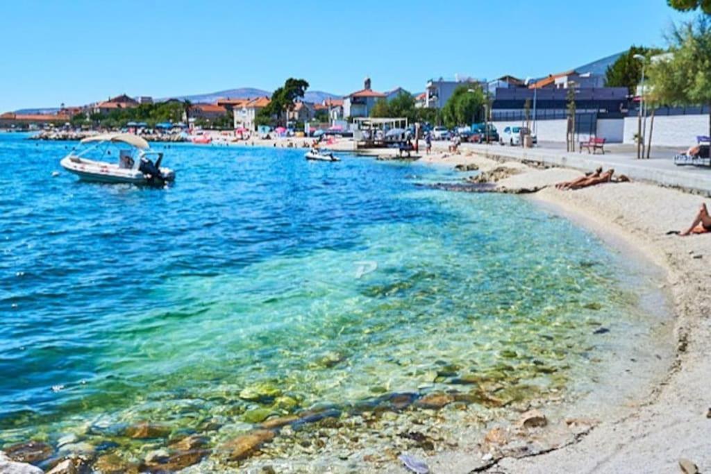 Apartmant With Pool 8 Kaštela Eksteriør billede